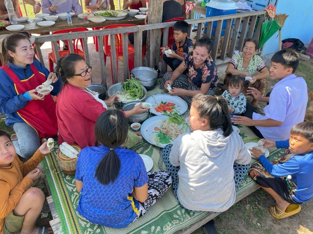 Vera Sunset Homestay Local Experience With Lao Family Muang Không المظهر الخارجي الصورة